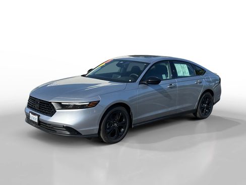Used 2025 Honda Accord SE image 1