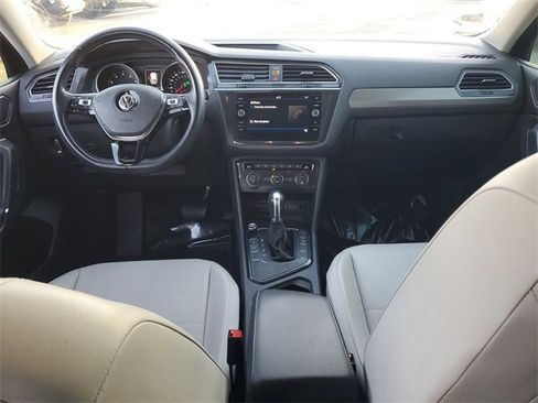 Used 2018 Volkswagen Tiguan SE image 13