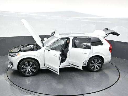 Used 2025 Volvo XC90 T8 Plus w/ Protection Package Premier AWD/4WD image 45