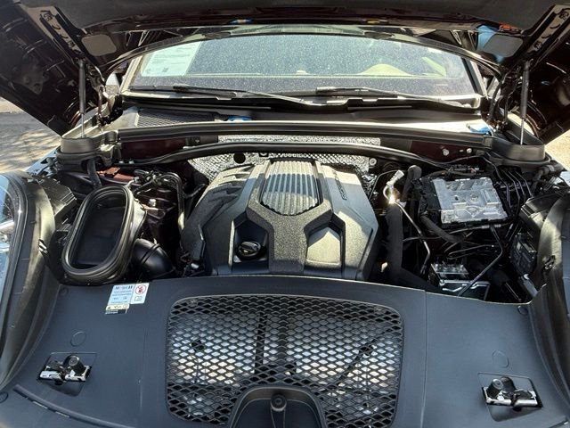 Used 2023 Porsche Macan AWD/4WD image 26