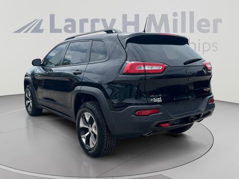 Used 2018 Jeep Cherokee Trailhawk w/ Quick Order Package 27L AWD/4WD image 3