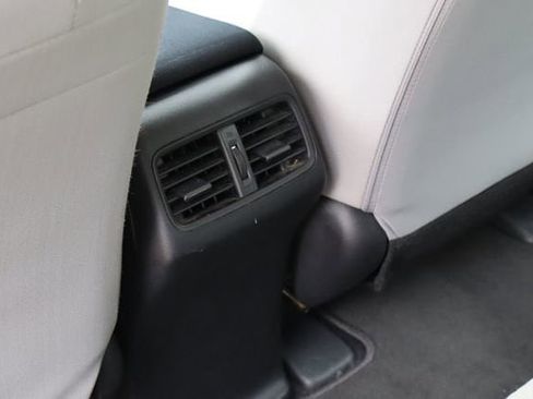 Used 2016 Honda CR-V LX image 18