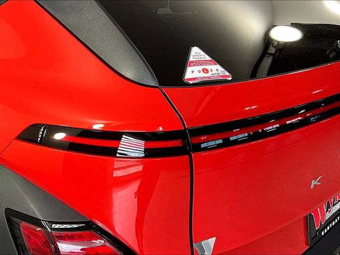 Used 2025 Hyundai Kona SEL AWD/4WD image 21