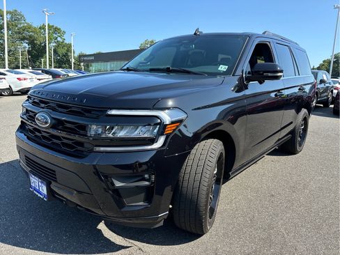 Used 2024 Ford Expedition Limited AWD/4WD image 5