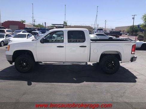 Used 2011 GMC Sierra 1500 SLE w/ Power Tech Package AWD/4WD image 5