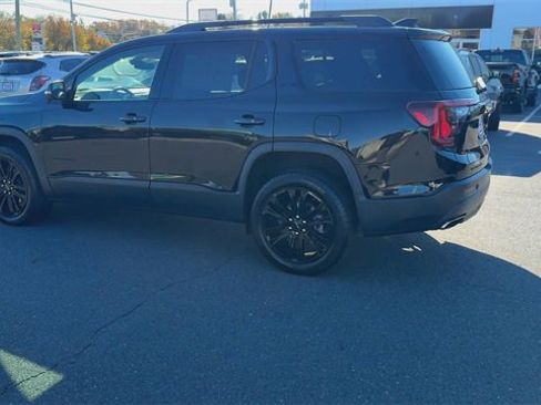 Used 2023 GMC Acadia SLE w/ Driver Convenience Package image 6