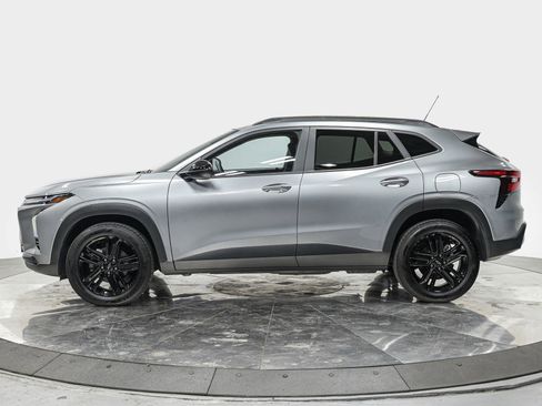 Used 2025 Chevrolet Trax ACTIV w/ Driver Confidence Package image 2