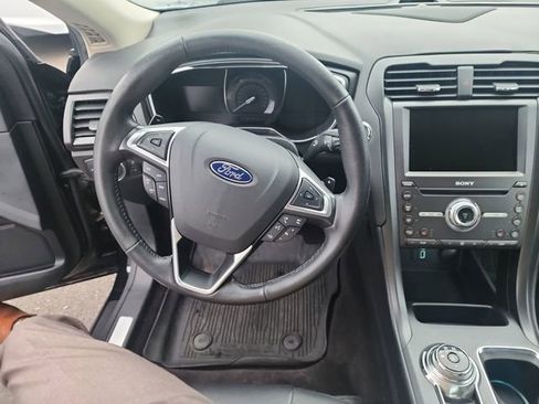 Used 2017 Ford Fusion Titanium image 13