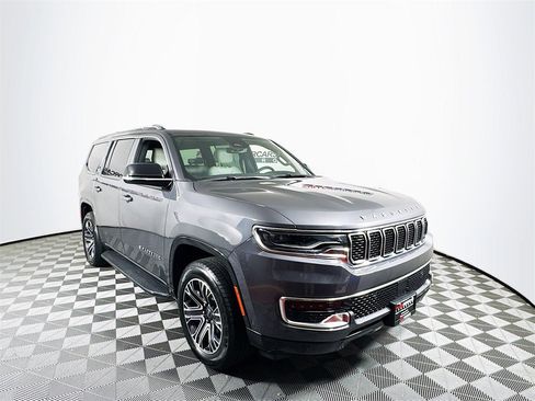 Used 2025 Jeep Wagoneer 4WD w/ Premium Group I image 1