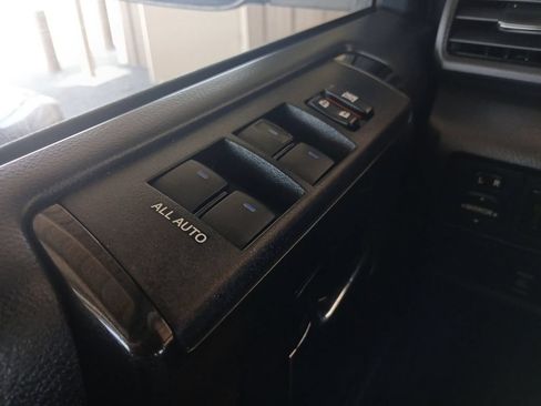 Used 2019 Toyota 4Runner TRD Off-Road Premium AWD/4WD image 18