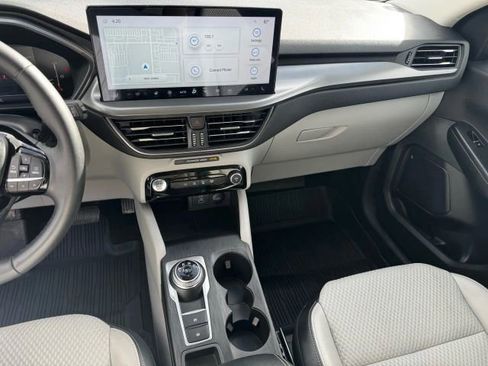 Used 2023 Ford Escape SE image 11