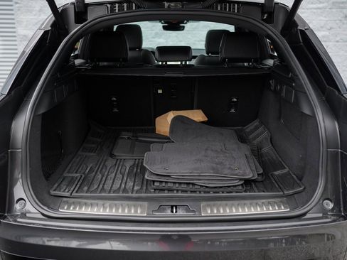 Used 2022 Land Rover Range Rover Velar R-Dynamic S image 38