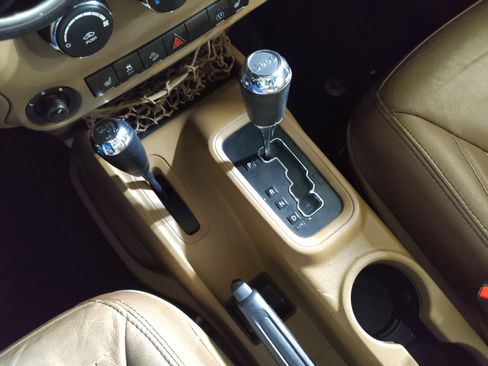 Used 2017 Jeep Wrangler Unlimited Sahara image 26