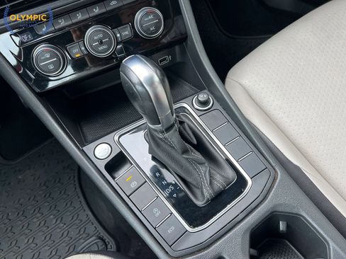 Used 2019 Volkswagen Jetta R-Line FWD image 34