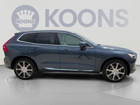 Certified 2023 Volvo XC40 B5 Plus w/ Protection Package Premier AWD/4WD image 12