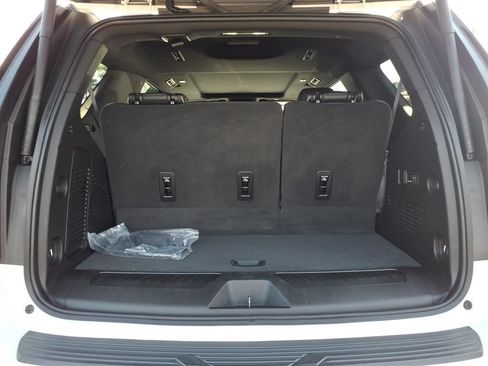 Used 2023 GMC Yukon SLT w/ SLT Premium Package AWD/4WD image 21