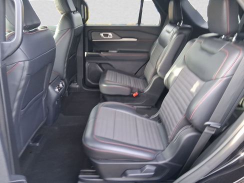 Used 2025 Ford Explorer ST-Line image 10