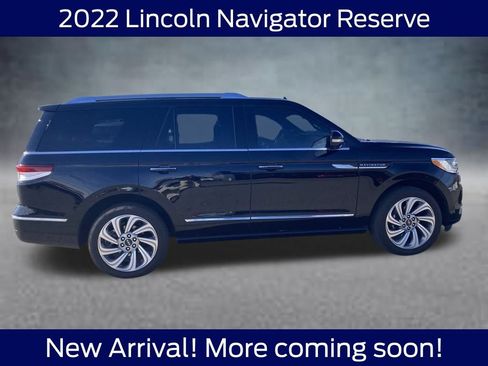 Used 2022 Lincoln Navigator Reserve image 4