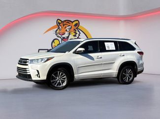 Used 2018 Toyota Highlander XLE video 1