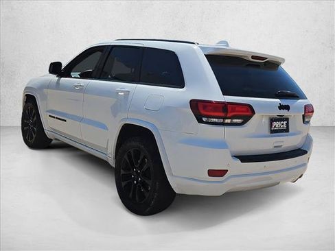 Used 2020 Jeep Grand Cherokee Altitude RWD image 16