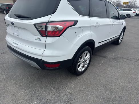 Used 2018 Ford Escape SE w/ Ford Safe & Smart Package image 3