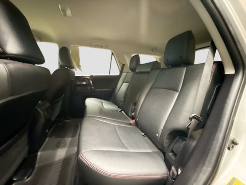 Used 2024 Toyota 4Runner TRD Off-Road Premium AWD/4WD image 26