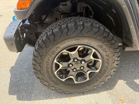 Used 2023 Jeep Wrangler Unlimited Rubicon 4xe w/ Steel Bumper Group AWD/4WD image 5