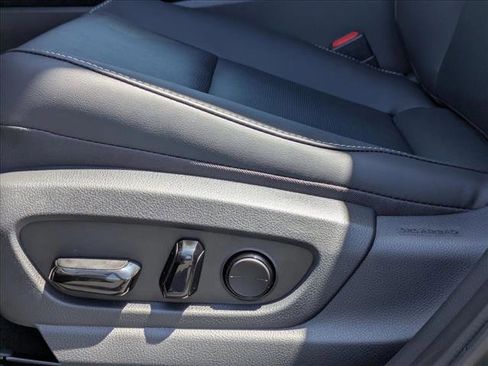 Used 2026 Lexus UX 300h FWD image 4