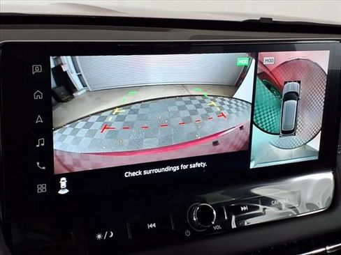 Used 2025 Mitsubishi Outlander SE image 16