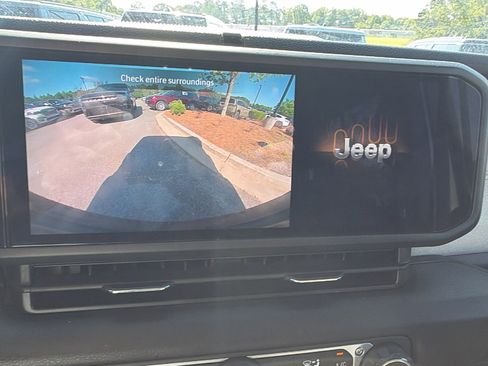 Used 2024 Jeep Wrangler Unlimited Sport AWD/4WD image 32