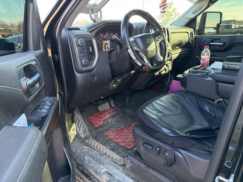 Used 2022 Chevrolet Silverado 2500 LT w/ Midnight Edition image 8