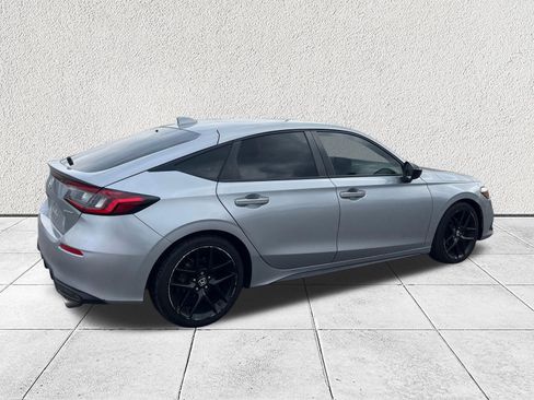 Used 2022 Honda Civic Sport image 9