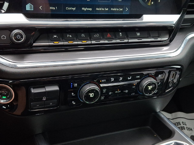 Used 2024 Chevrolet Silverado 1500 High Country w/ Technology Package AWD/4WD image 16