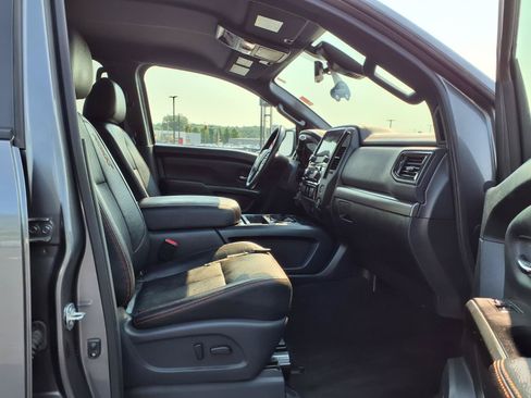 Used 2023 Nissan Titan PRO-4X w/ Pro-4x Convenience Package AWD/4WD image 24