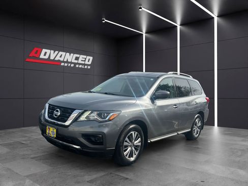 Used 2020 Nissan Pathfinder S image 3