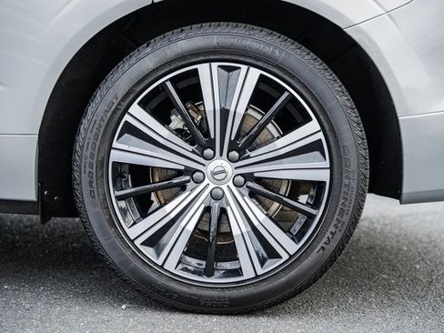 Used 2022 Volvo XC60 T8 Inscription w/ Advanced Package image 17