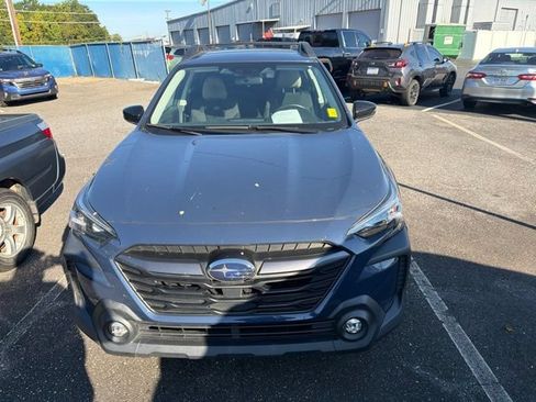Used 2023 Subaru Outback Premium AWD/4WD image 2