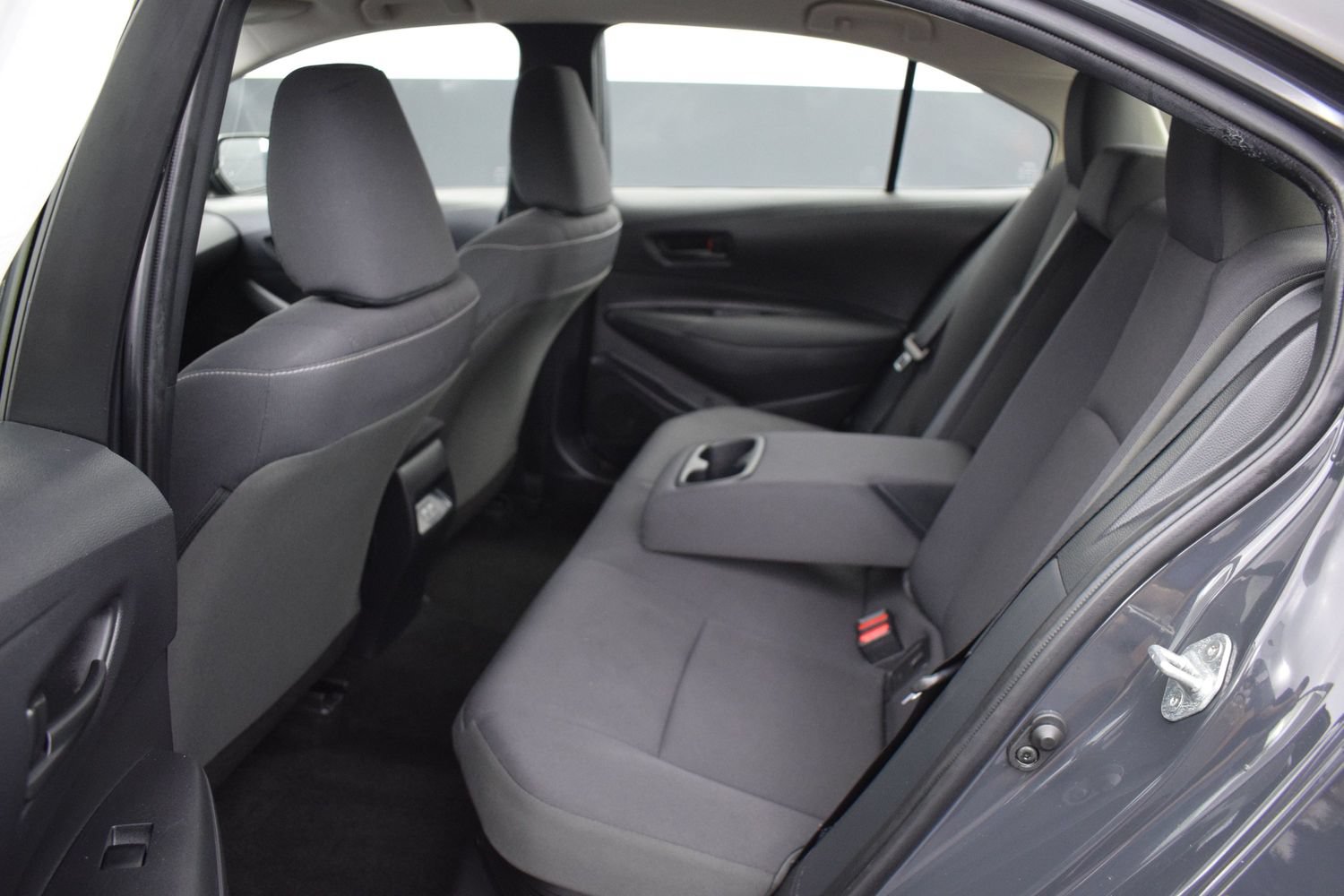 Used 2025 Toyota Corolla LE FWD image 12