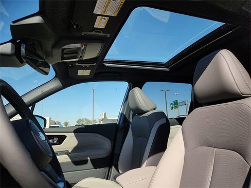 New 2025 Subaru Forester Limited image 8