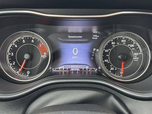 Used 2019 Jeep Cherokee Limited AWD/4WD image 19