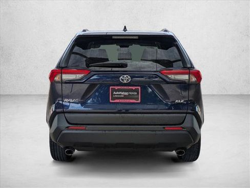 Used 2022 Toyota RAV4 XLE FWD image 7