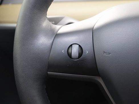 Used 2021 Tesla Model Y Long Range image 35