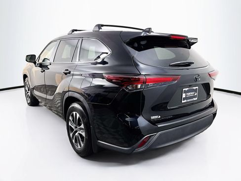 Certified 2026 Toyota Highlander XLE AWD/4WD image 5
