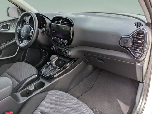 Used 2023 Kia Soul S image 16