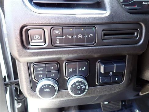 Used 2022 GMC Yukon XL SLE w/ Max Trailering Package AWD/4WD image 14