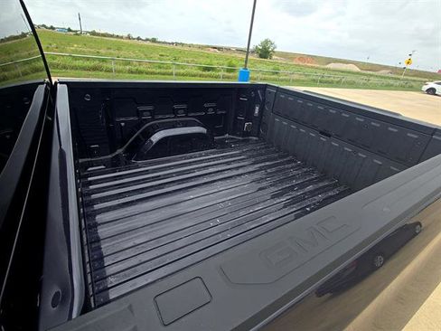 Used 2025 GMC Sierra 1500 SLT image 24