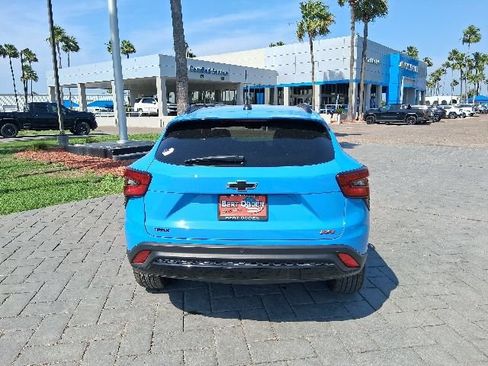 Used 2024 Chevrolet Trax RS w/ Sunroof Package FWD image 5
