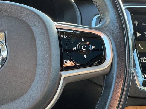 Used 2021 Volvo XC90 T6 Momentum image 19