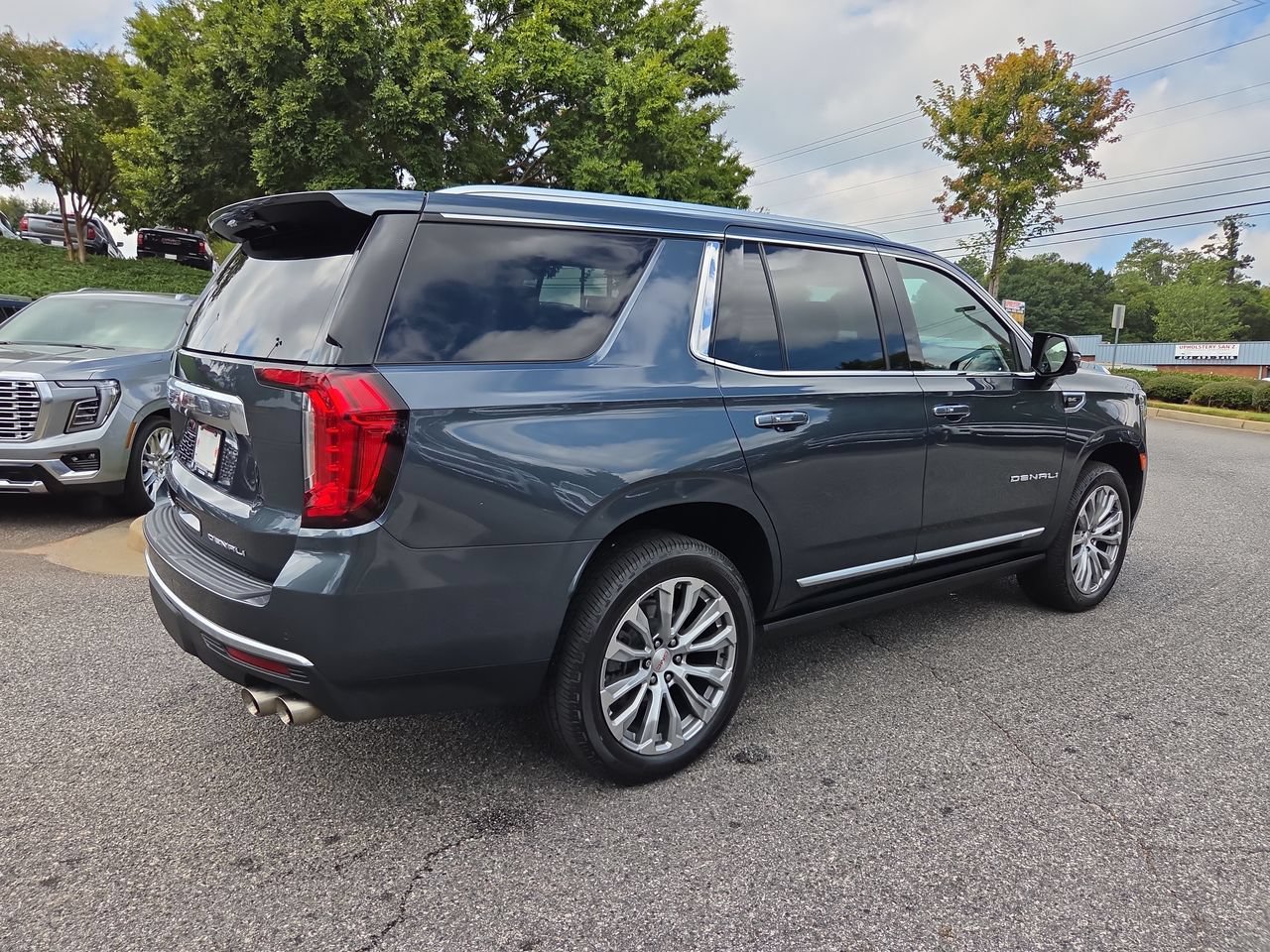 Used 2021 GMC Yukon Denali w/ Denali Ultimate Package AWD/4WD image 8