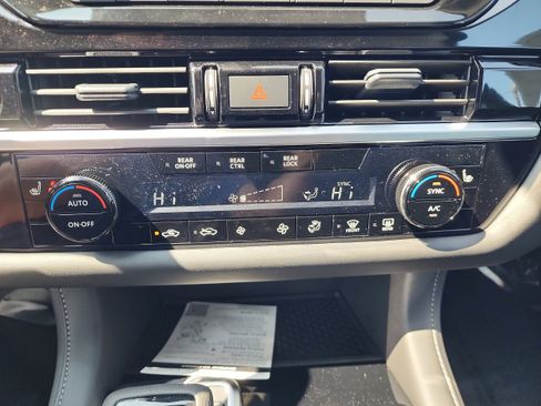 New 2025 Nissan Pathfinder SV w/ Black Appearance Package image 15